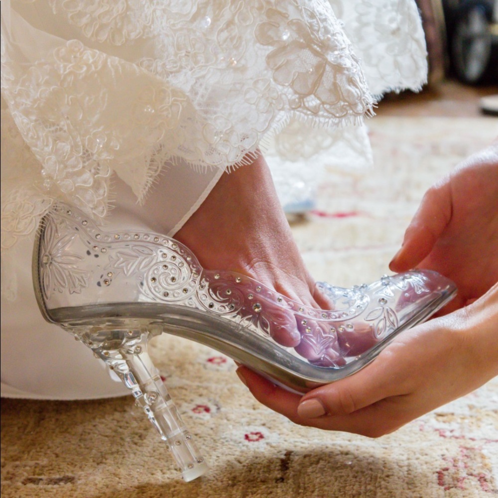 $1800 Dolce&Gabbana Cinderella Clear Plexi Shoes - Picture 2 of 16